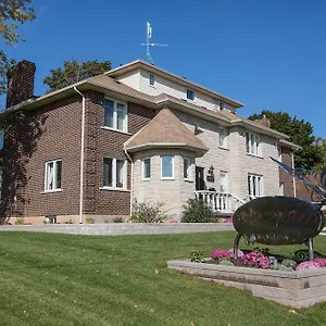 Bed & Breakfast Butterfly Manor, Niagara Falls
